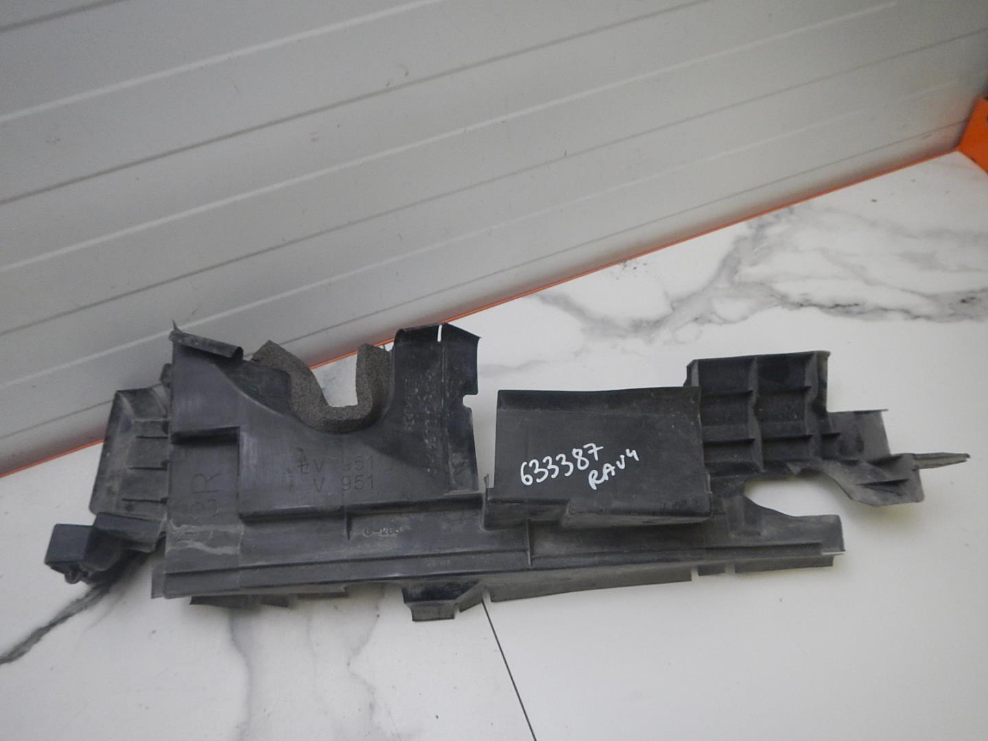 Воздуховод радиатора правый