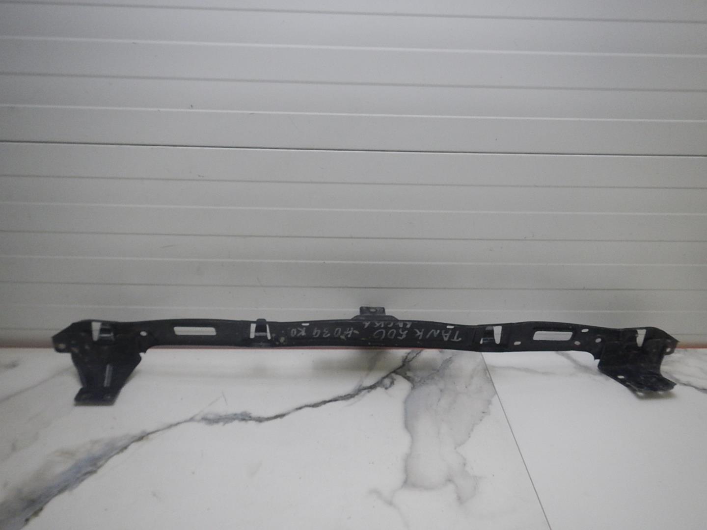 Кронштейн переднего бампера