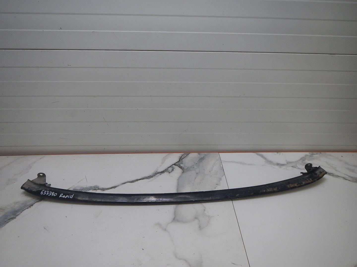 Усилитель переднего бампера