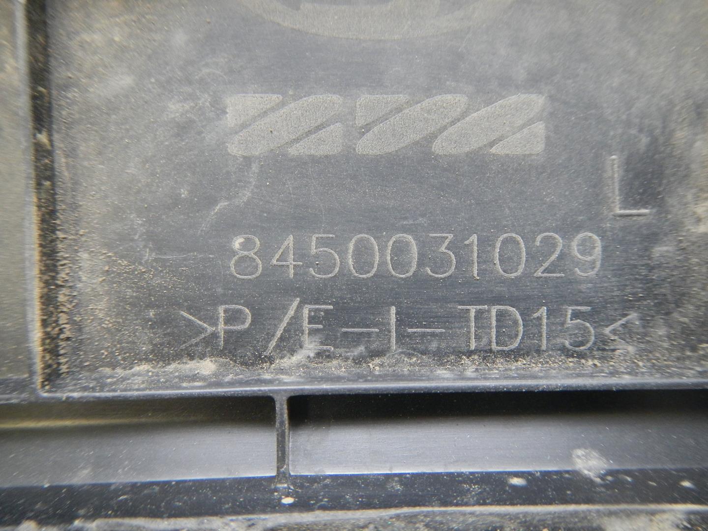 Молдинг задней левой двери