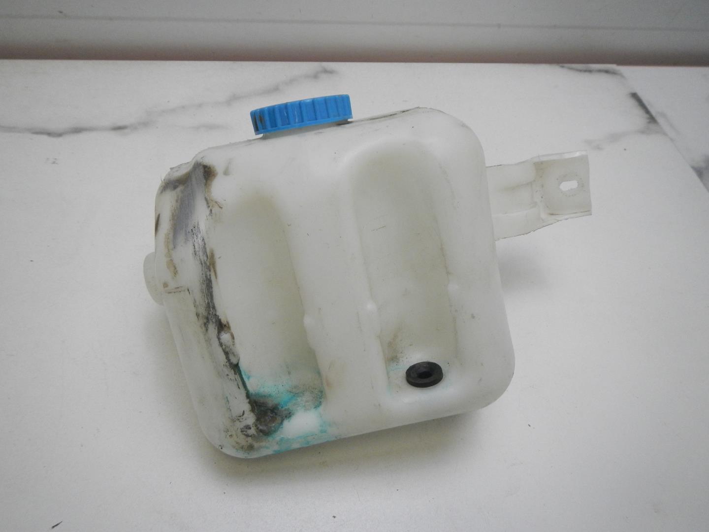 Бачок омывателя лобового стекла