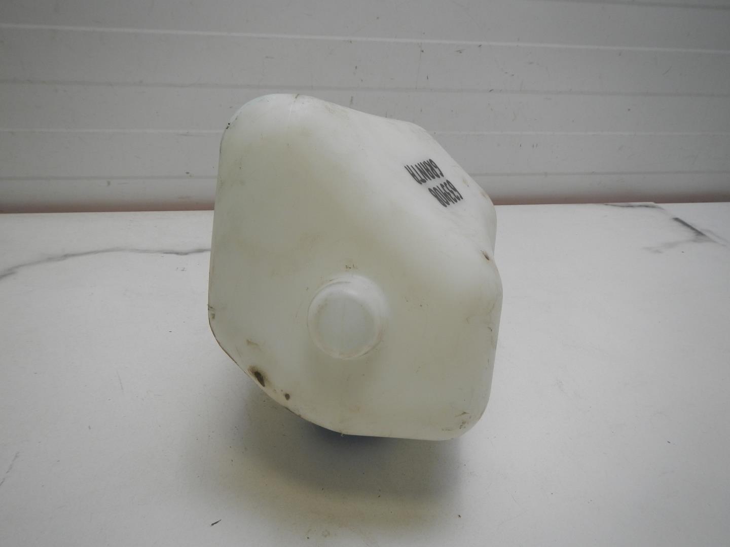 Бачок омывателя лобового стекла