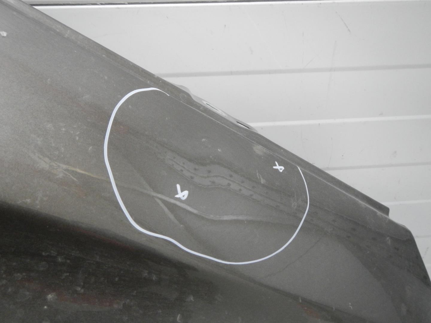 Крыло переднее правое