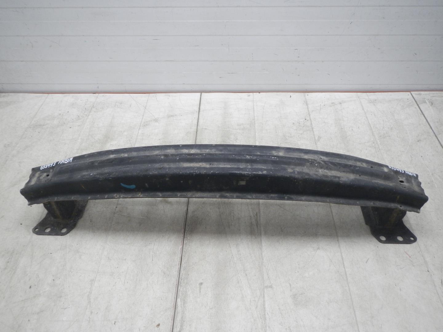 Усилитель переднего бампера