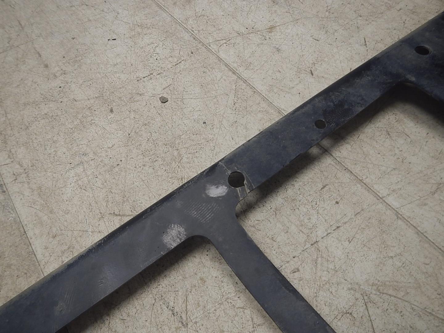 Усилитель переднего бампера