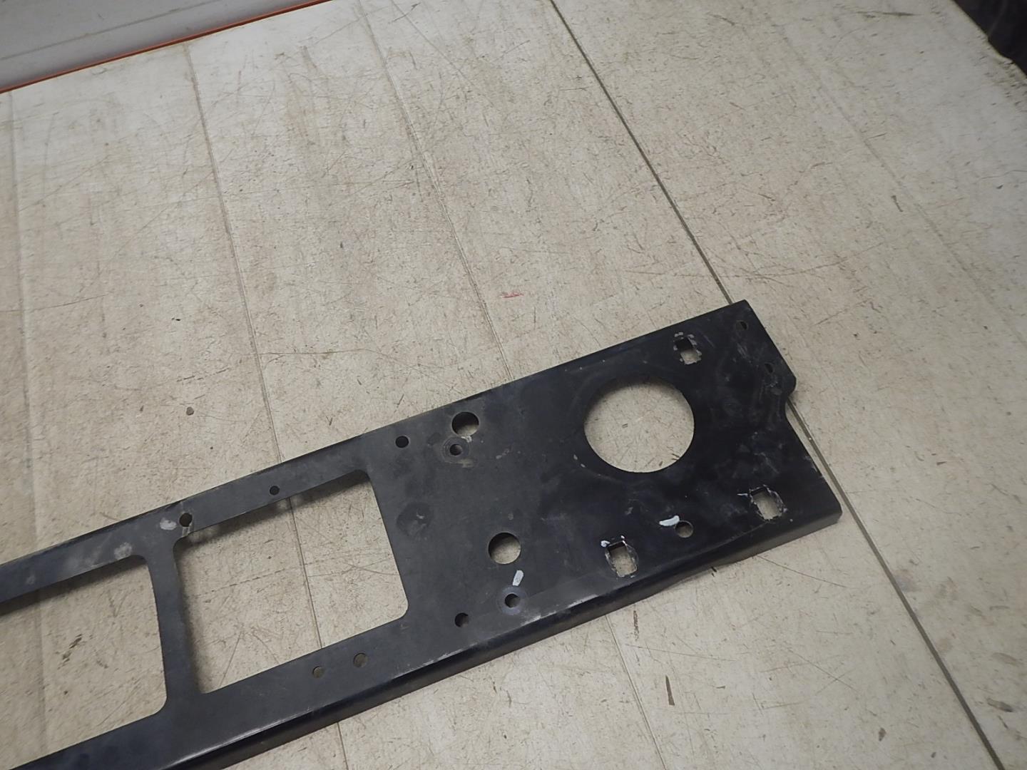 Усилитель переднего бампера