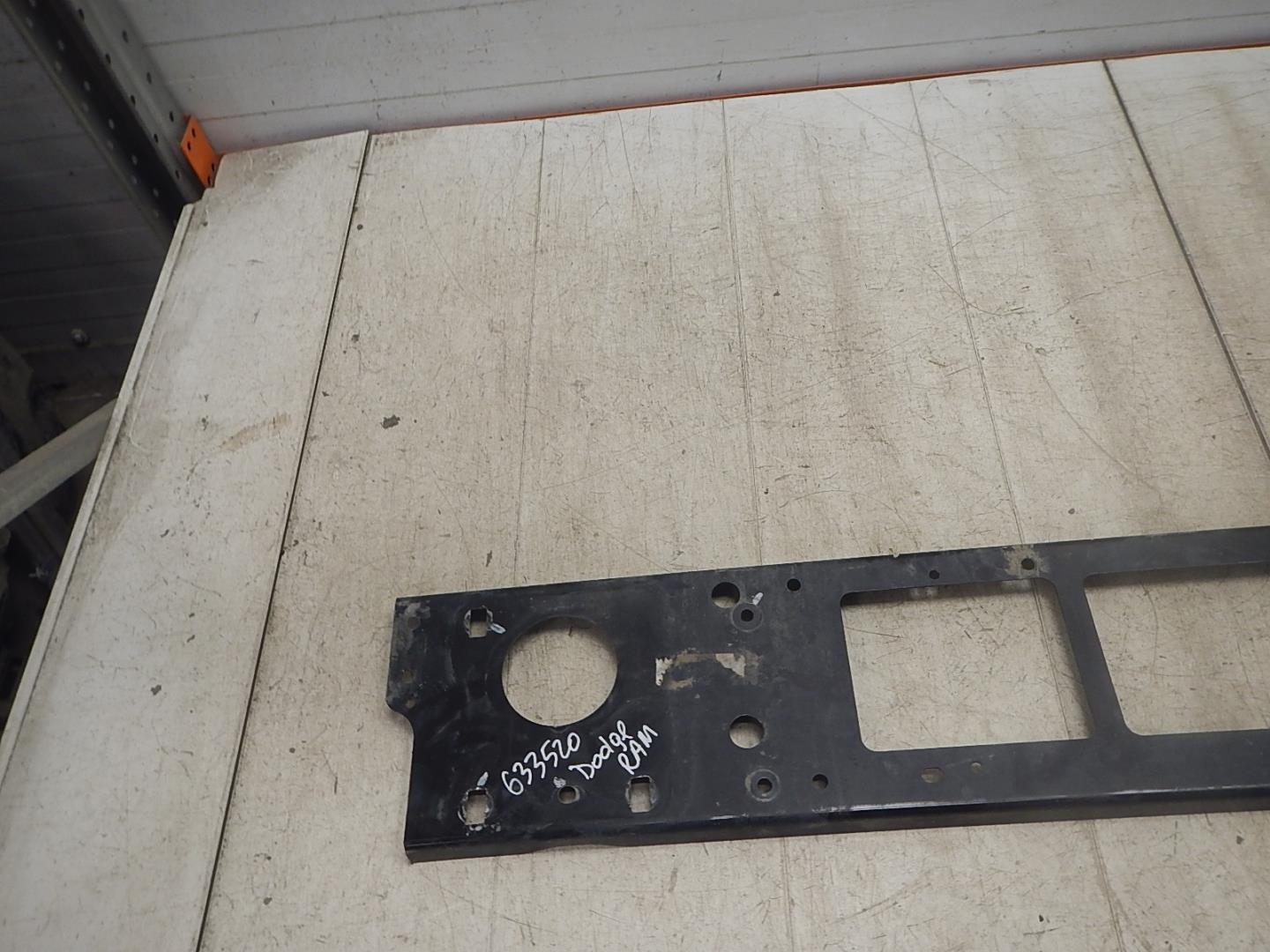 Усилитель переднего бампера