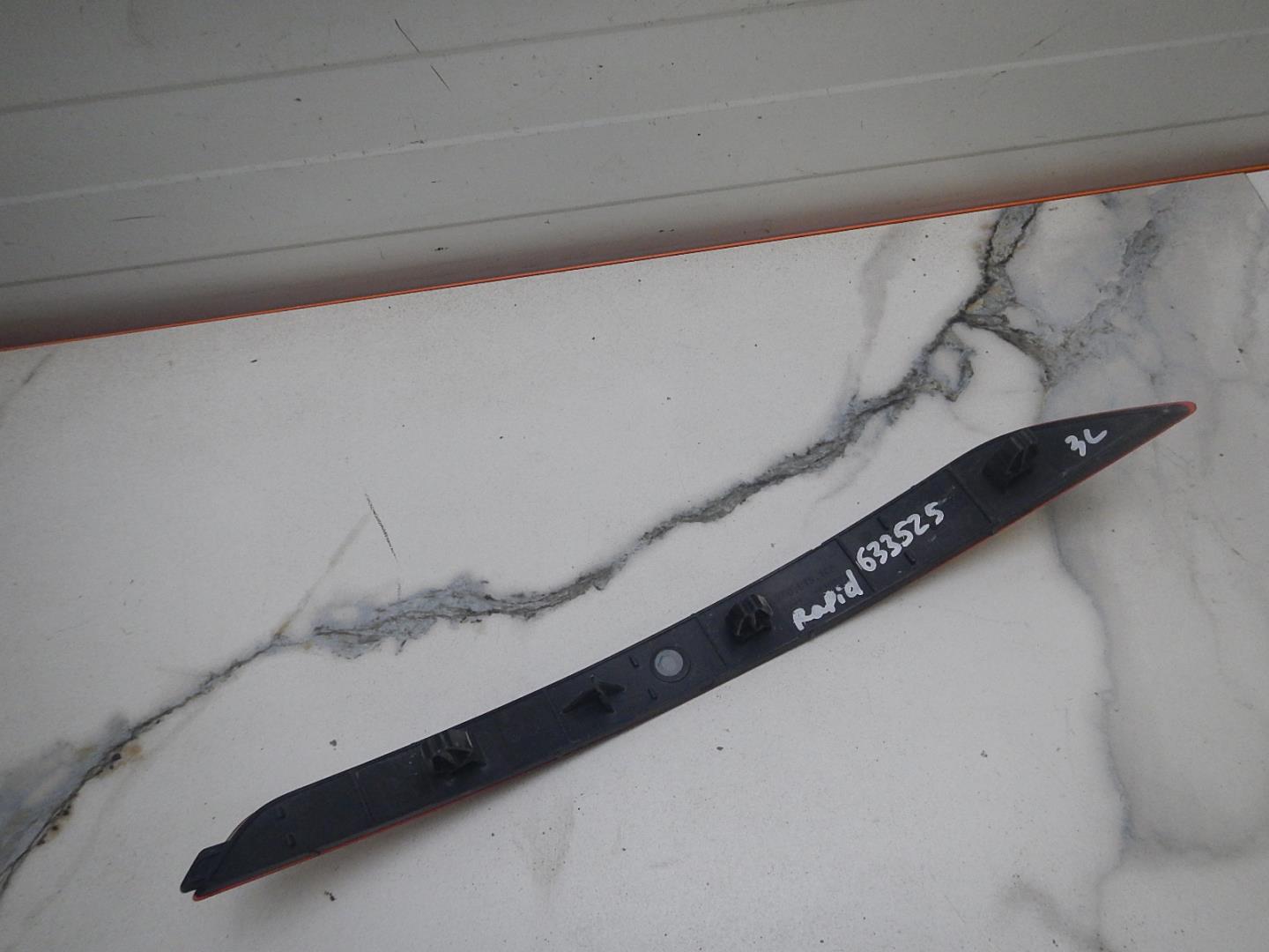 Отражатель в бампер задний левый