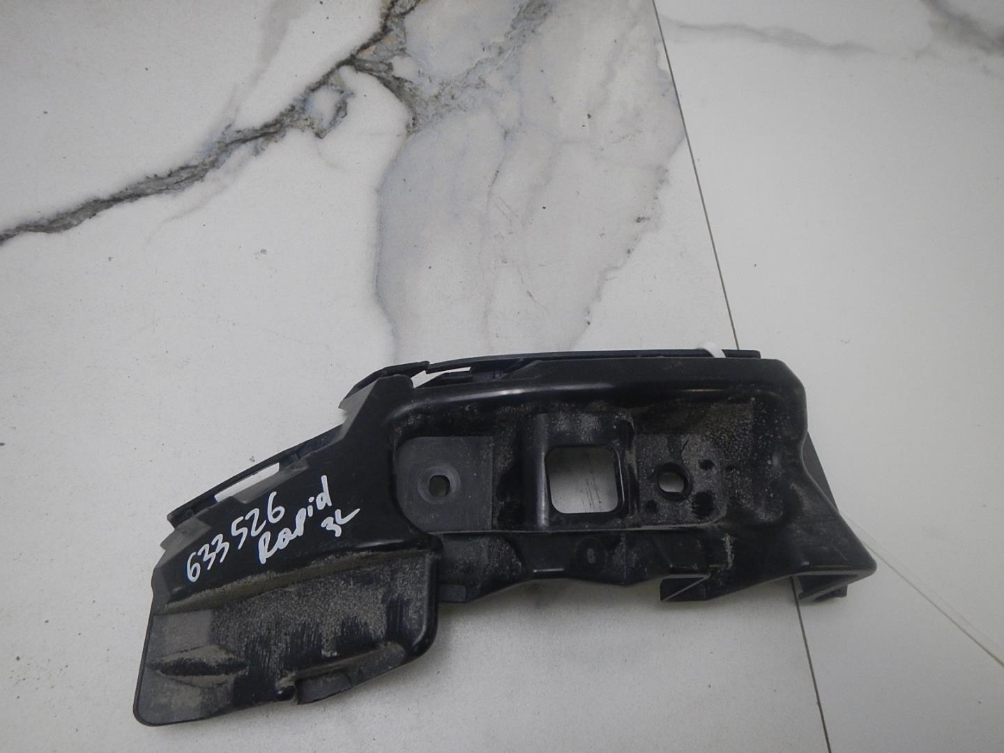 Кронштейн заднего бампера левый