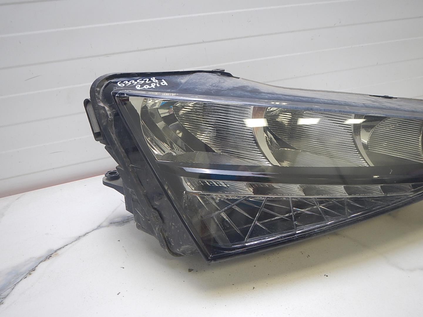 Фара правая