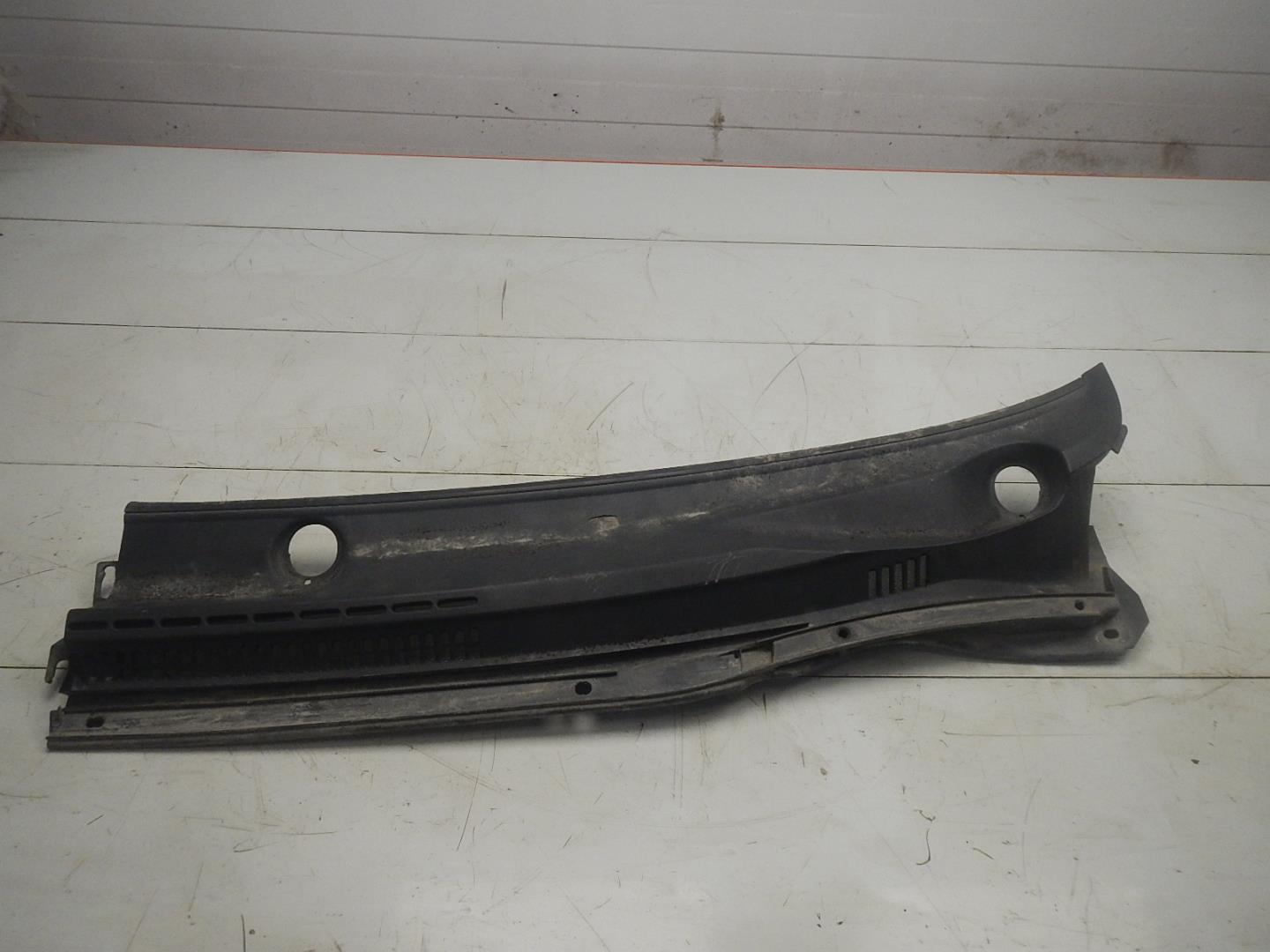 Решетка стеклоочистителей (Жабо)