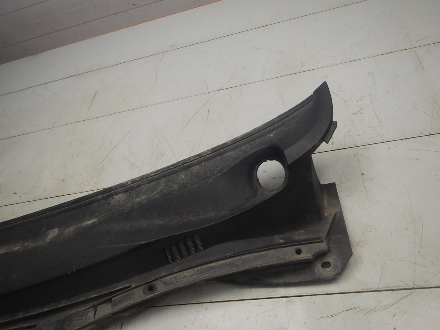 Решетка стеклоочистителей (Жабо)