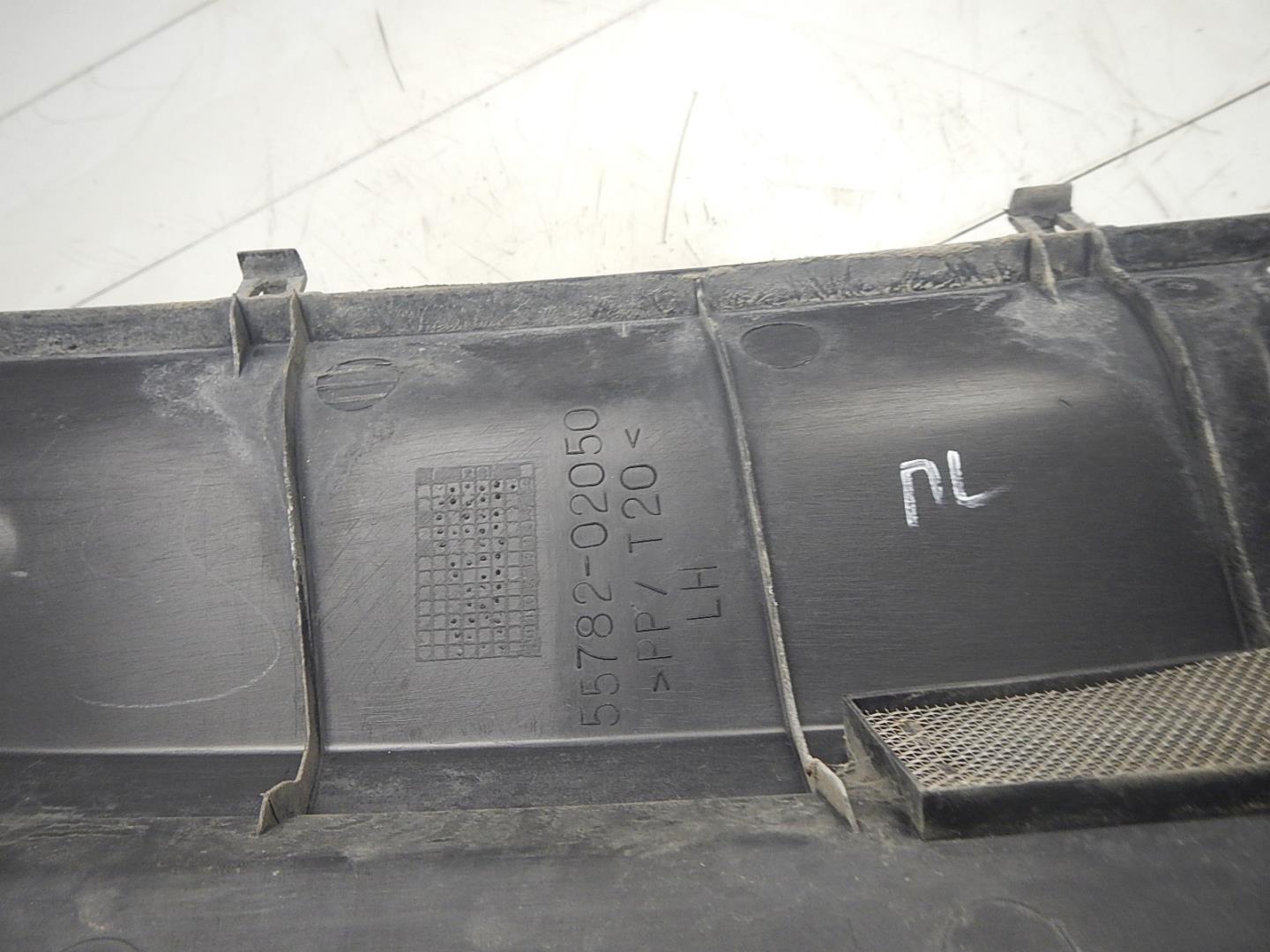 Решетка стеклоочистителей (Жабо)