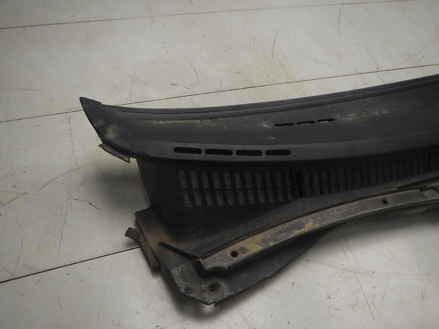 Решетка стеклоочистителей (Жабо)