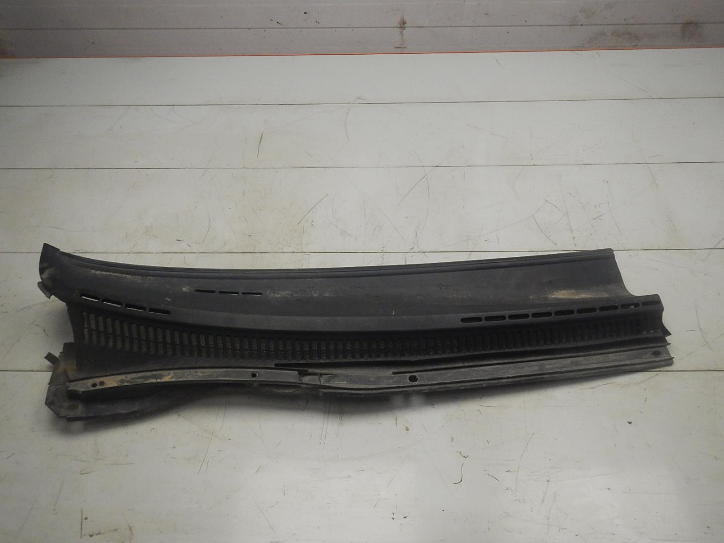 Решетка стеклоочистителей (Жабо)