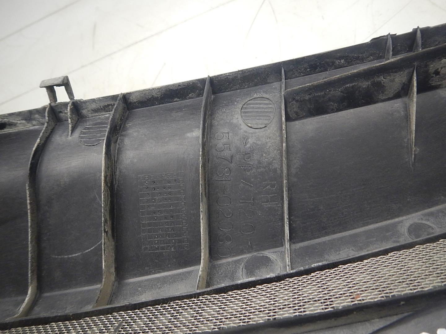 Решетка стеклоочистителей (Жабо)