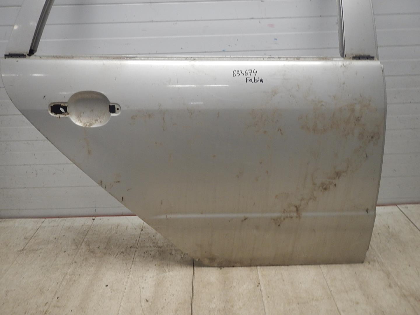 Дверь задняя правая