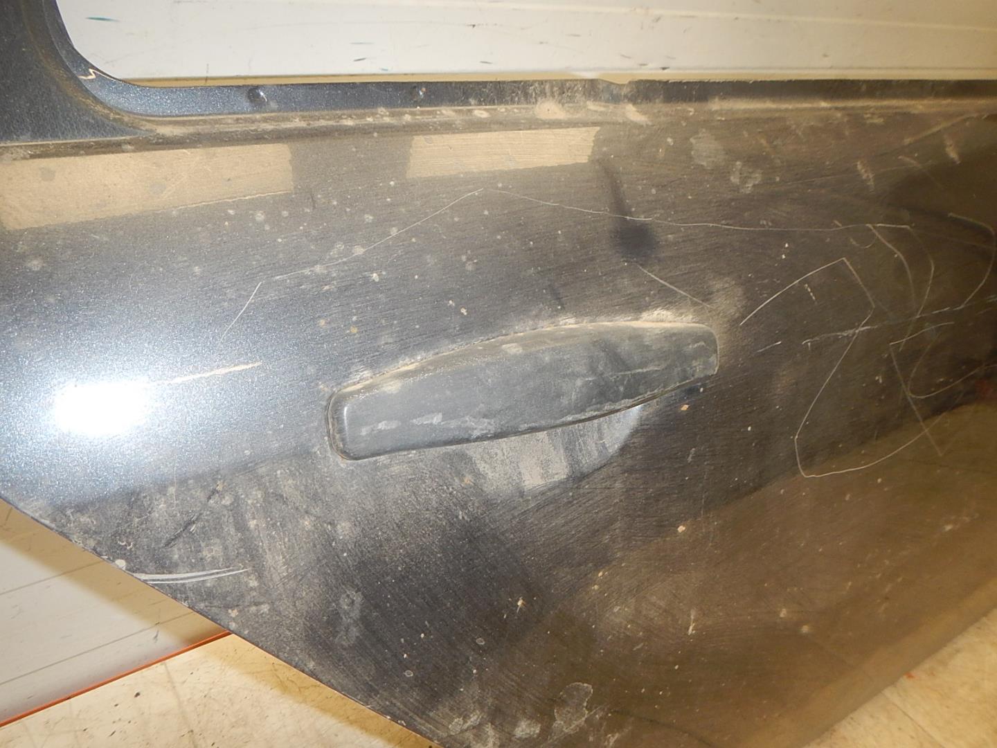 Дверь задняя правая