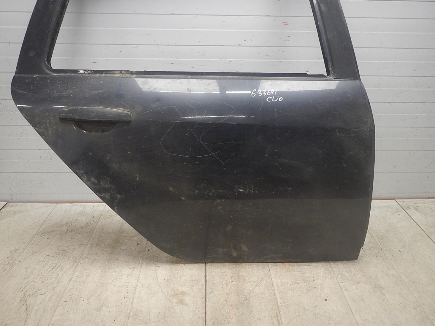 Дверь задняя правая