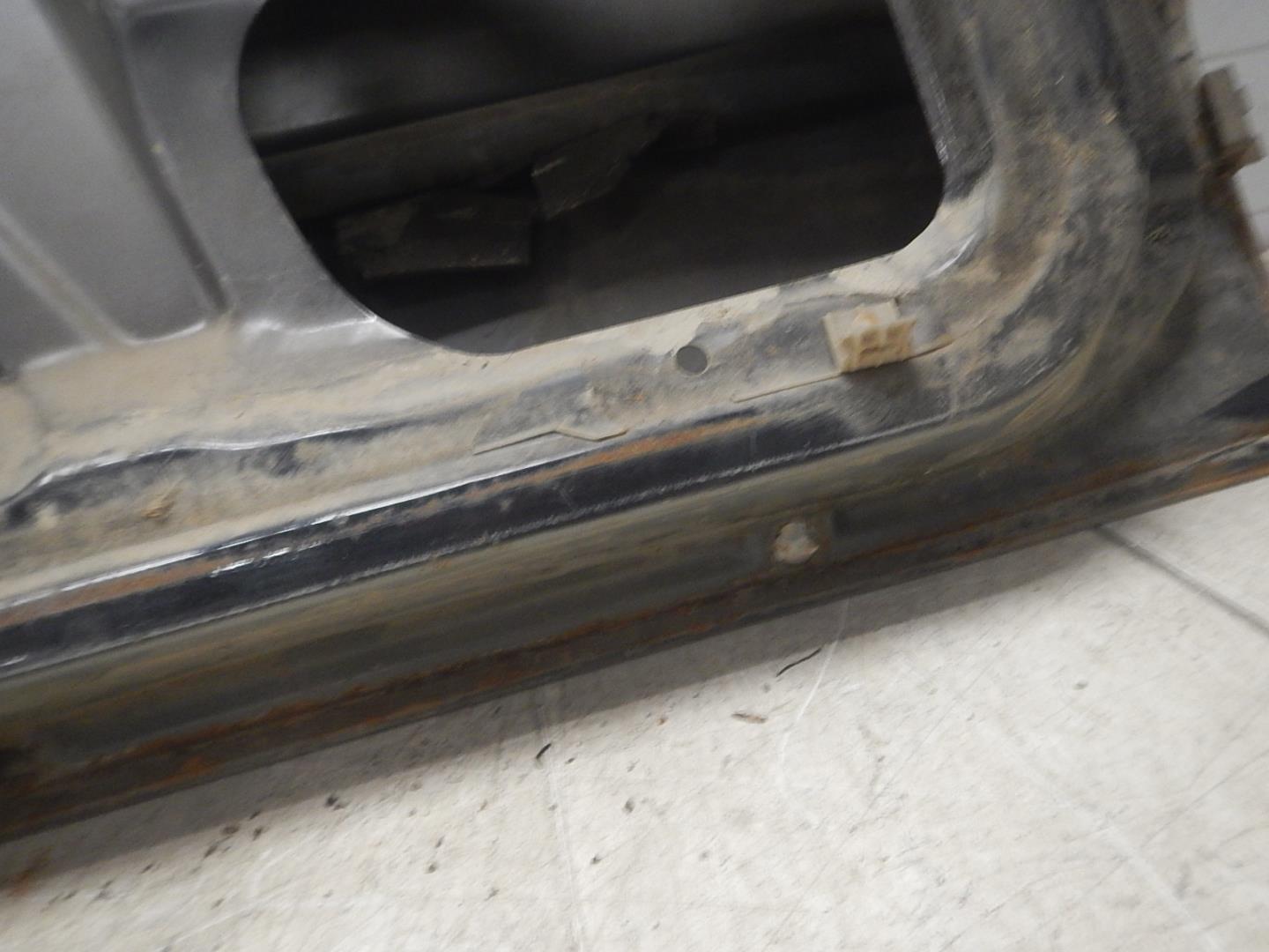 Дверь передняя левая