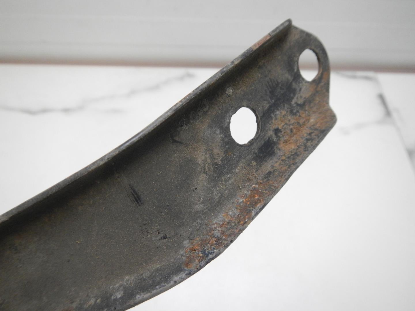 Кронштейн решетки радиатора