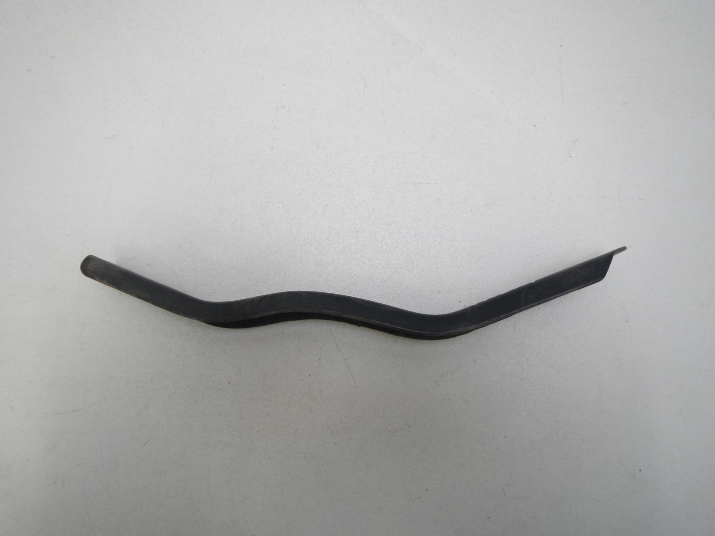 Кронштейн решетки радиатора