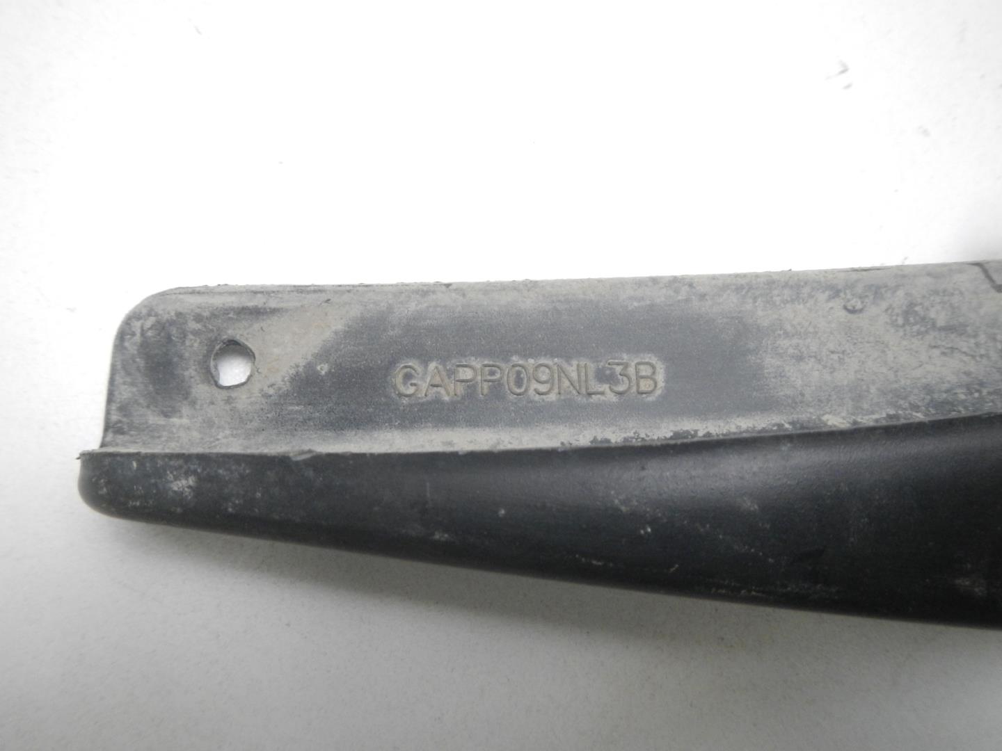 Брызговик задний левый