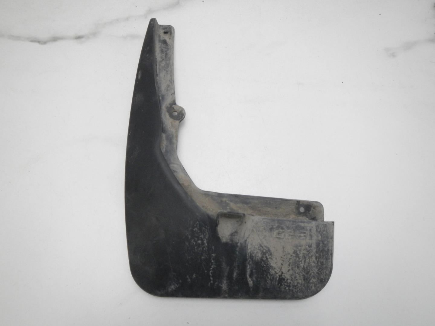 Брызговик задний левый