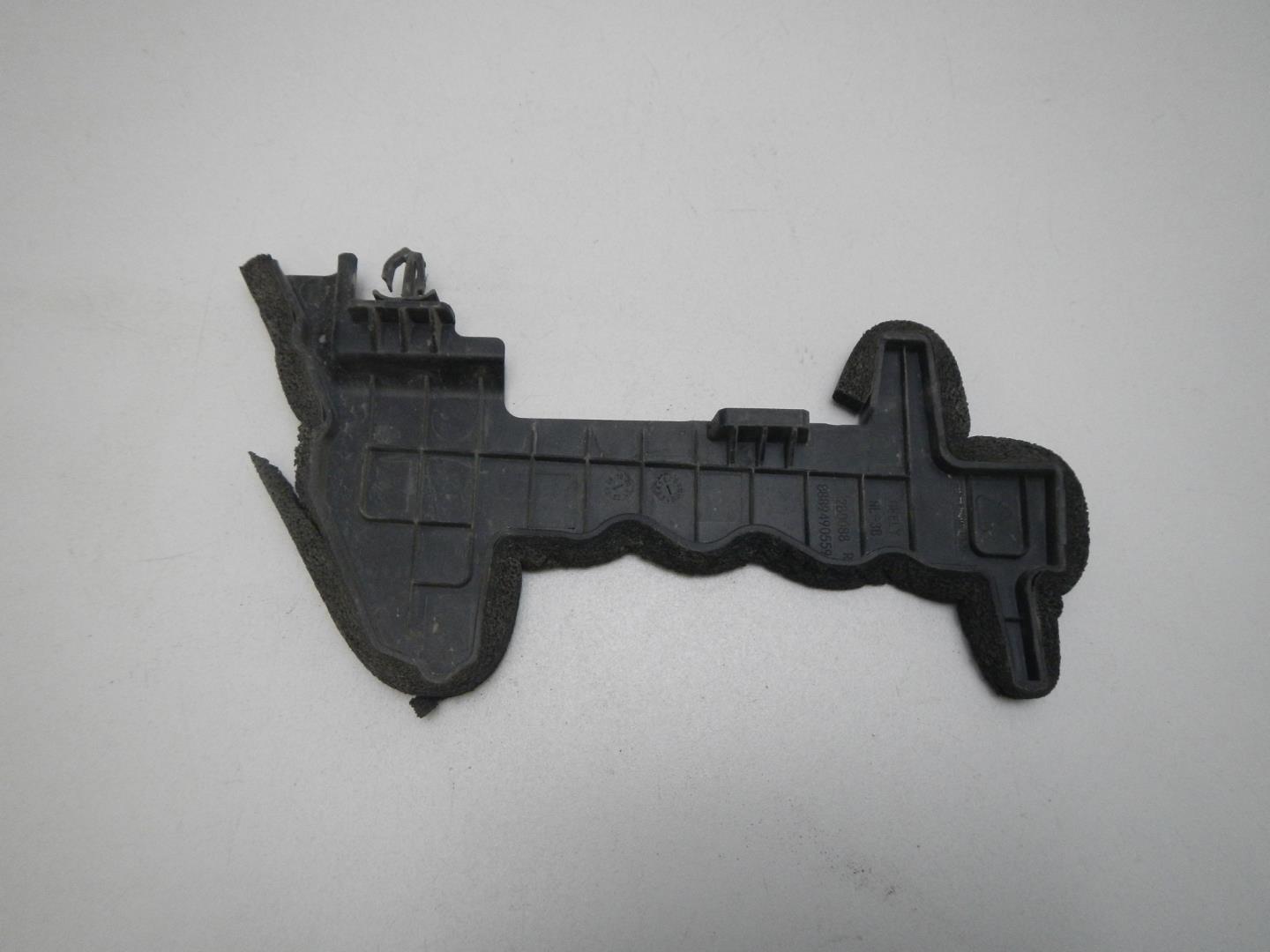 Воздуховод радиатора правый