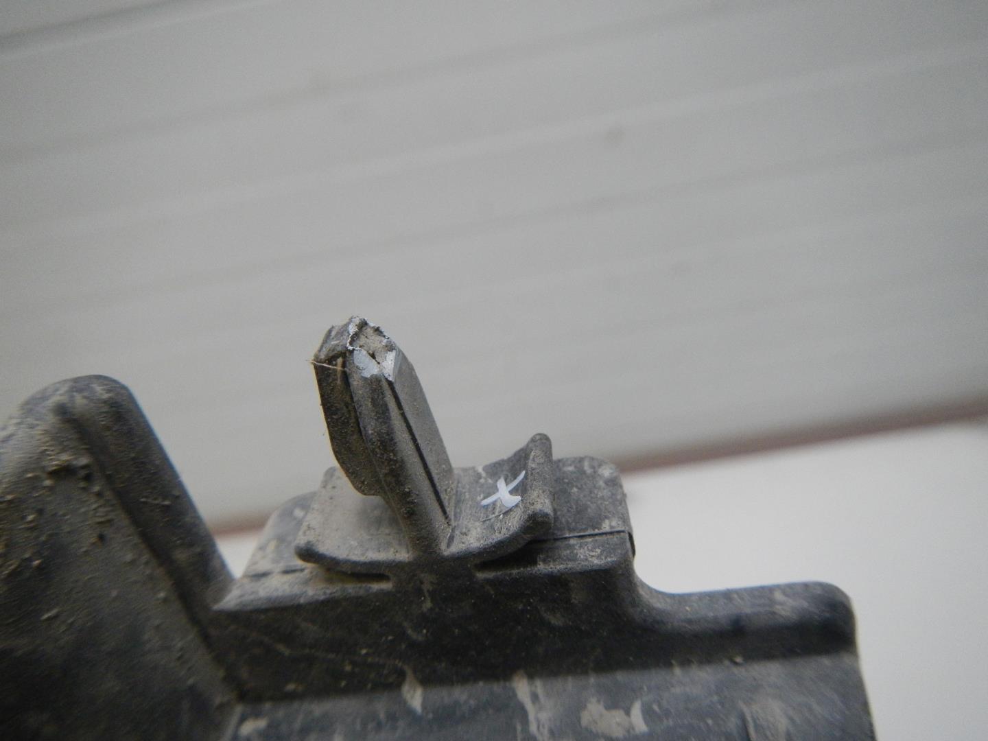 Воздуховод радиатора левый