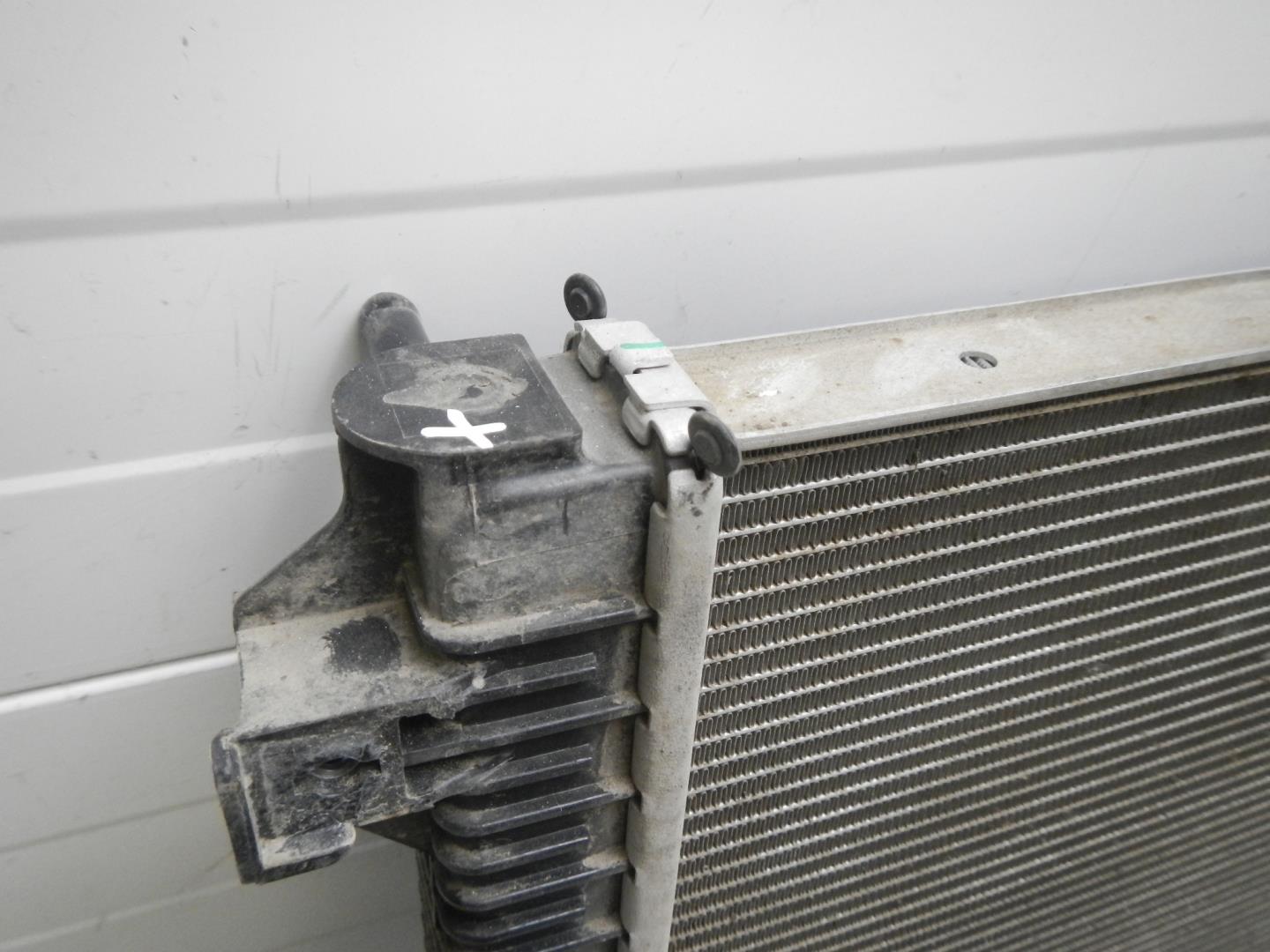 Радиатор охлаждения двигателя основной