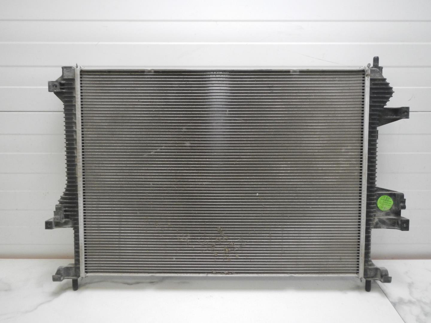 Радиатор охлаждения двигателя основной