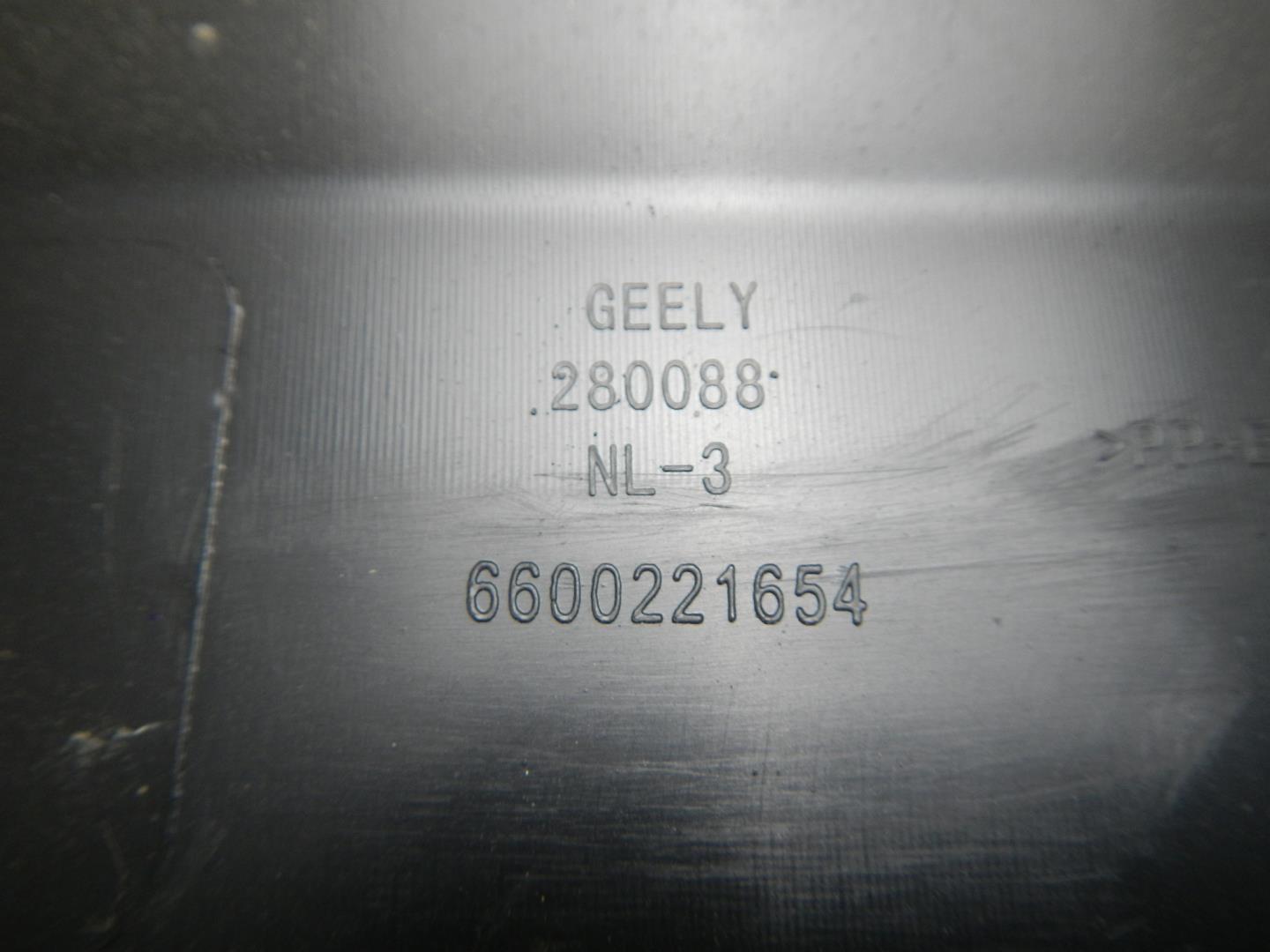 Молдинг задней левой двери