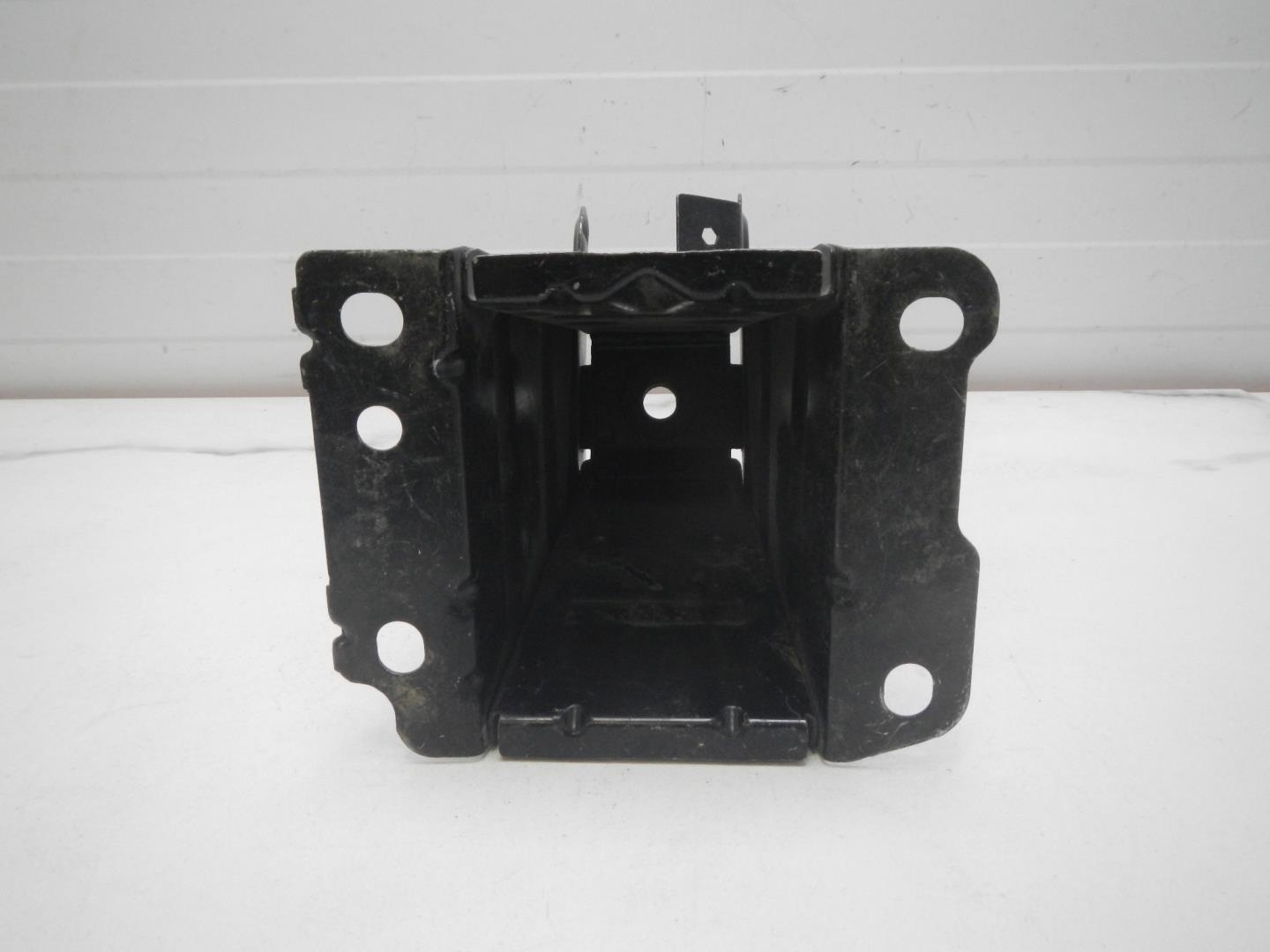 Кронштейн усилителя переднего бампера