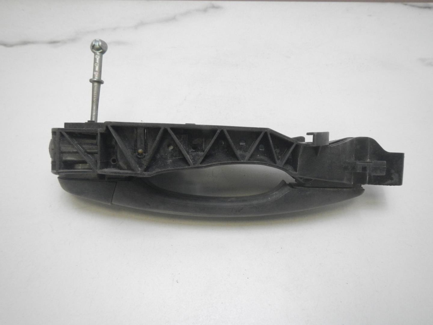 Ручка двери передней наружная левая