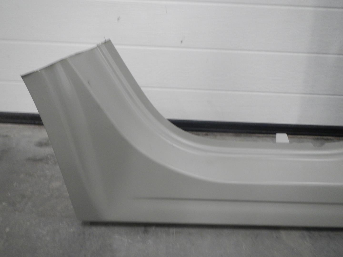 Кузовной элемент