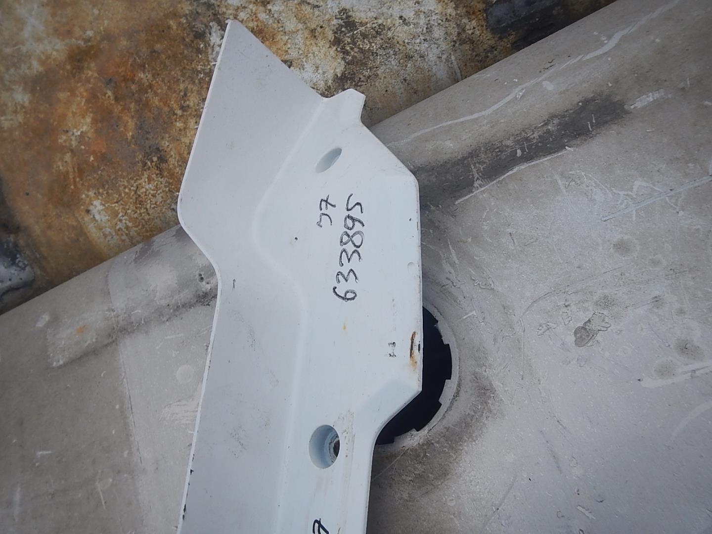 Накладка переднего бампера правая