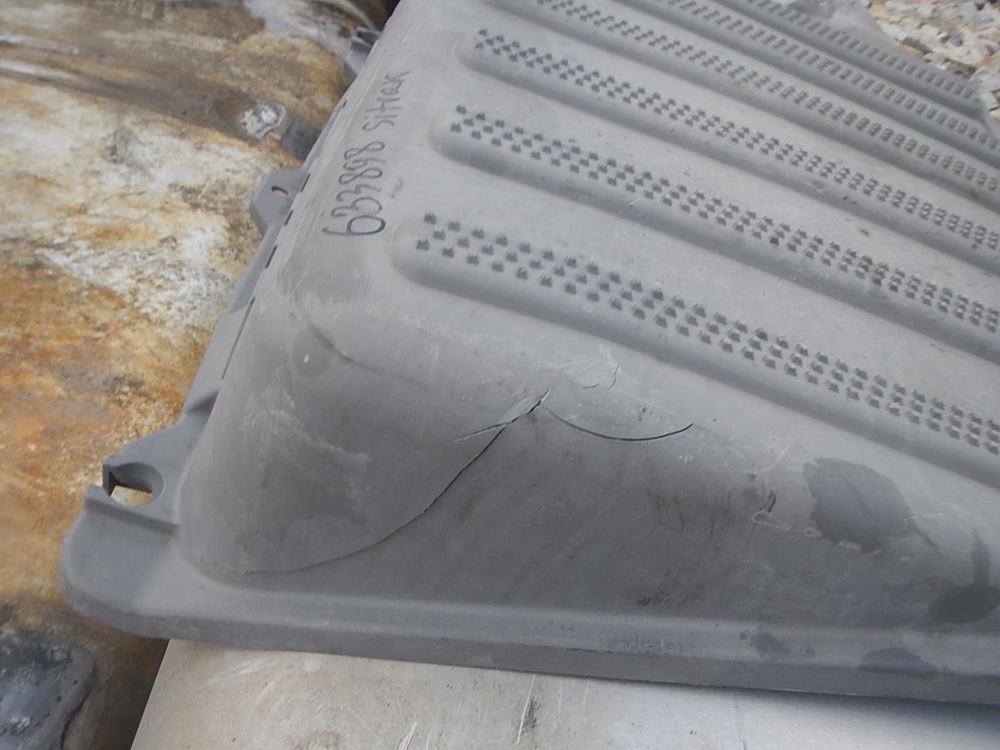 Крышка аккумулятора