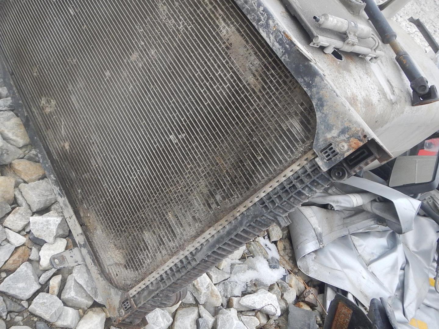 Радиатор охлаждения двигателя основной