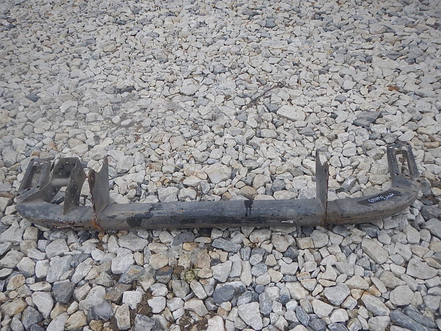 Усилитель переднего бампера