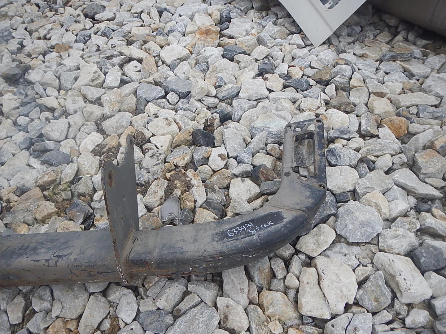 Усилитель переднего бампера