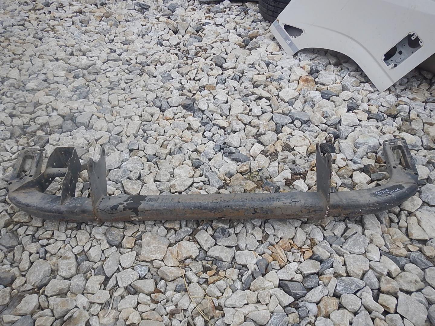 Усилитель переднего бампера