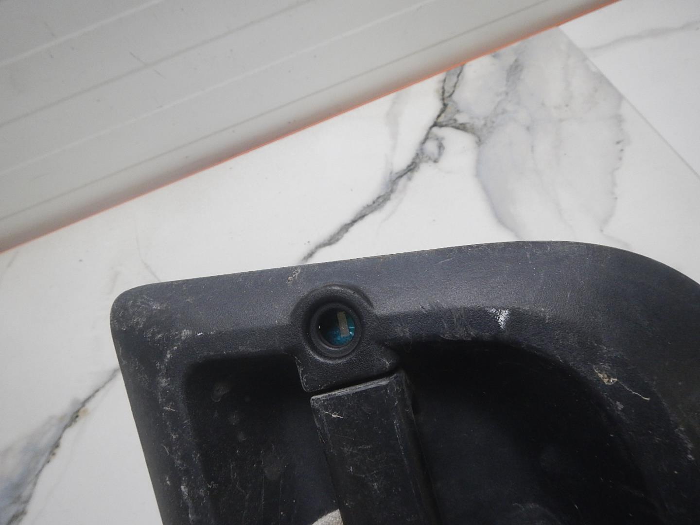 Ручка двери передней наружная правая