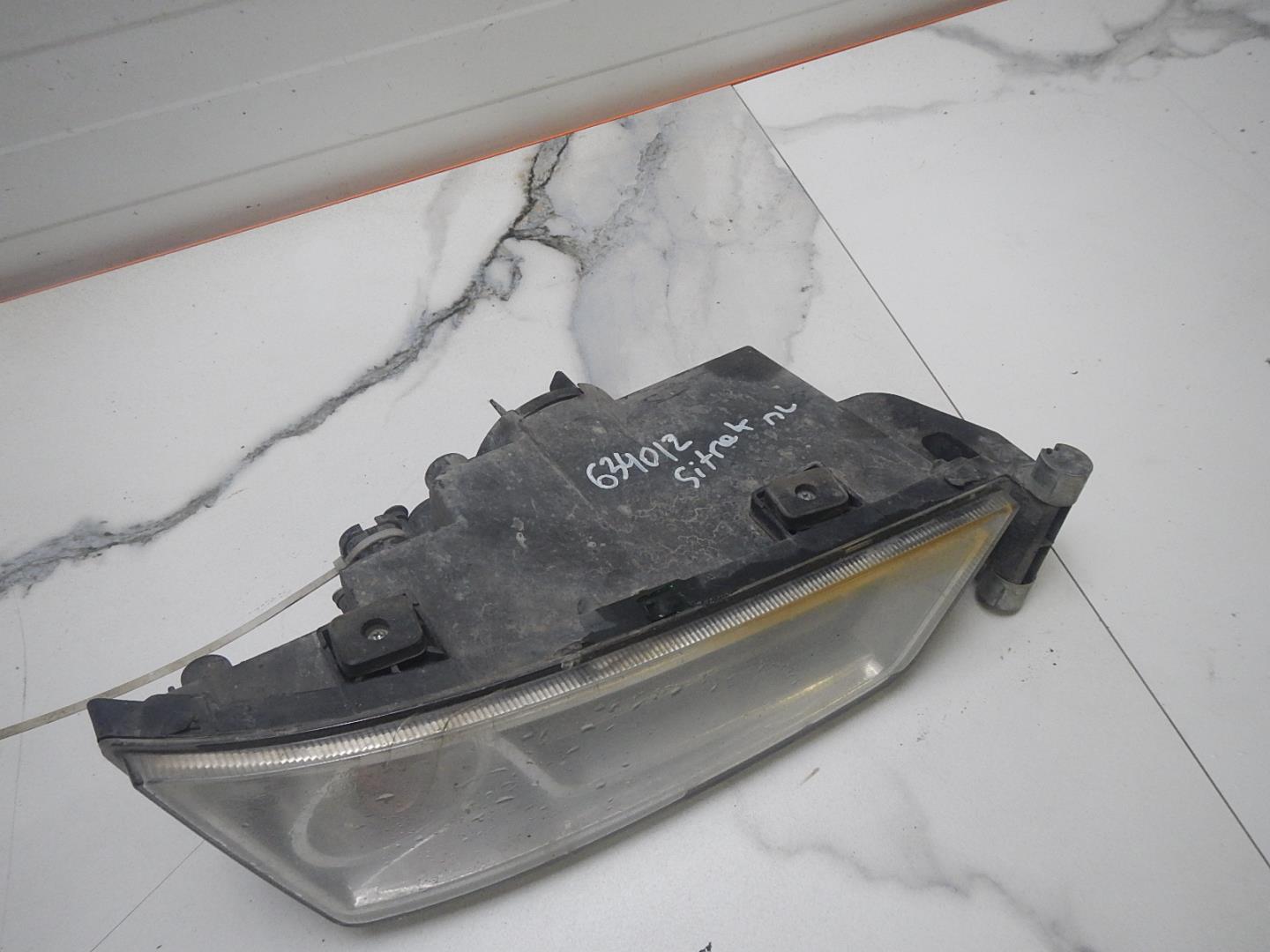 Фара противотуманная левая