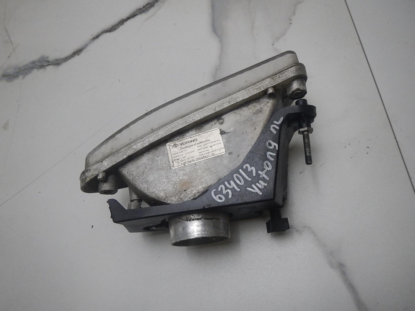 Фара противотуманная левая