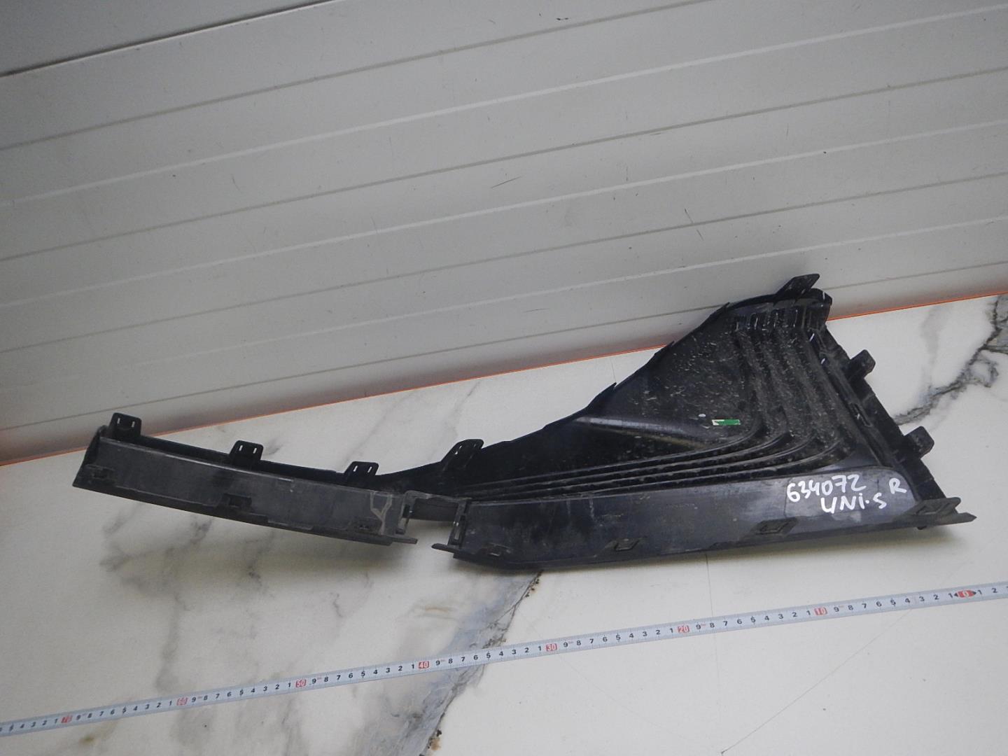 Решетка в бампер правая