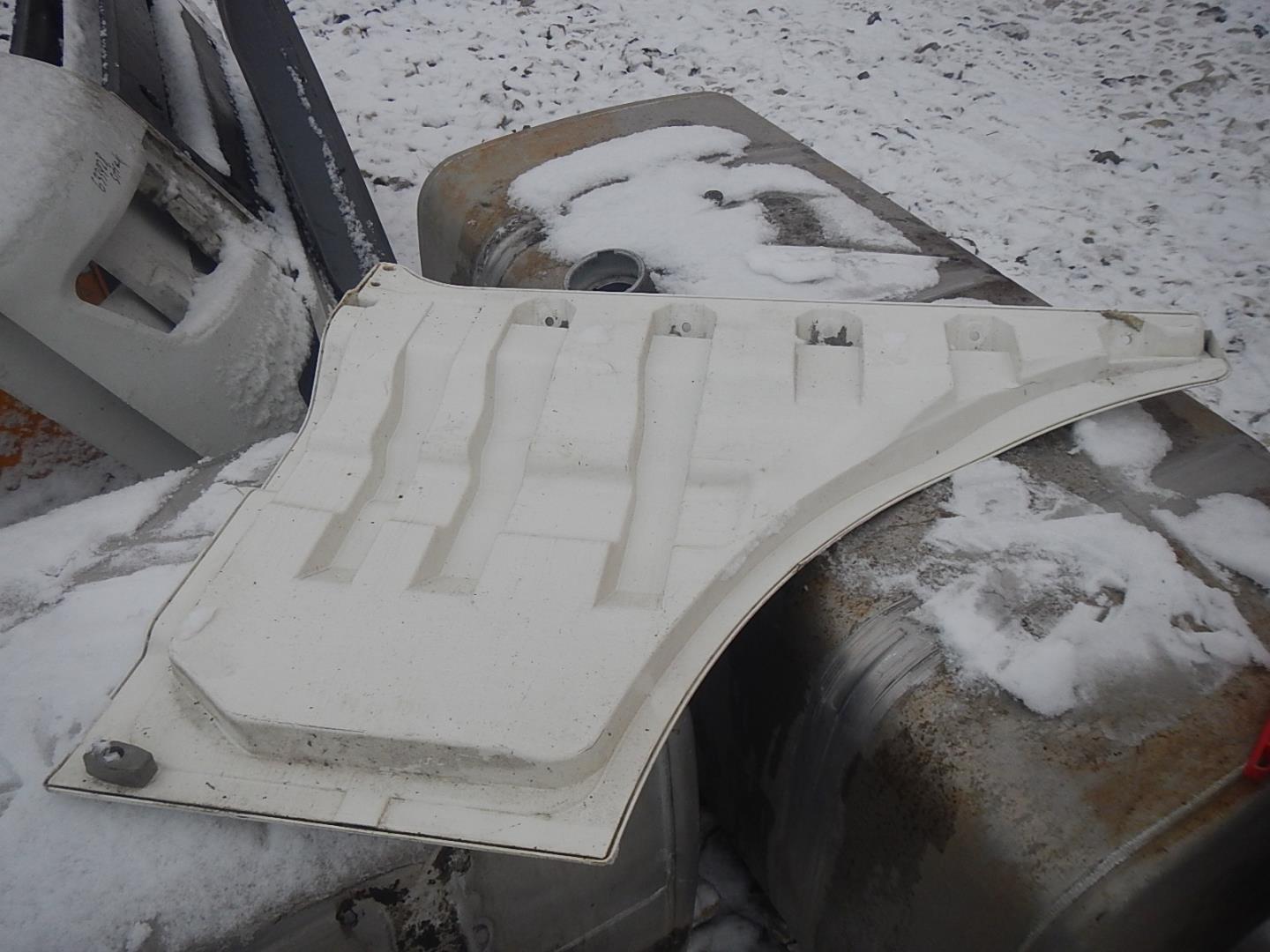 Накладка двери передней правой