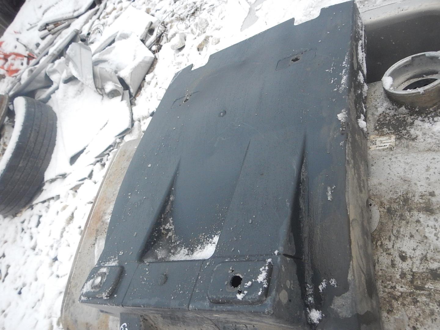 Крыло переднее левое