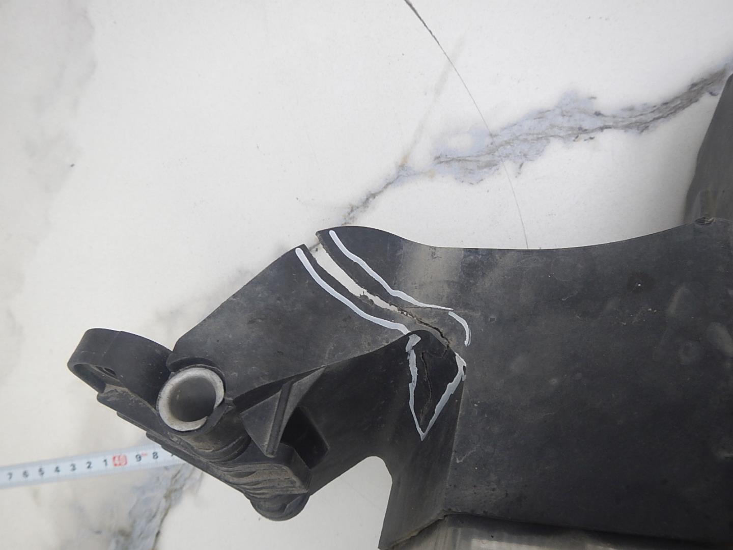 Фара противотуманная левая