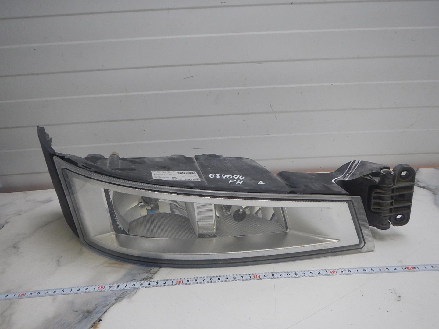 Фара противотуманная правая